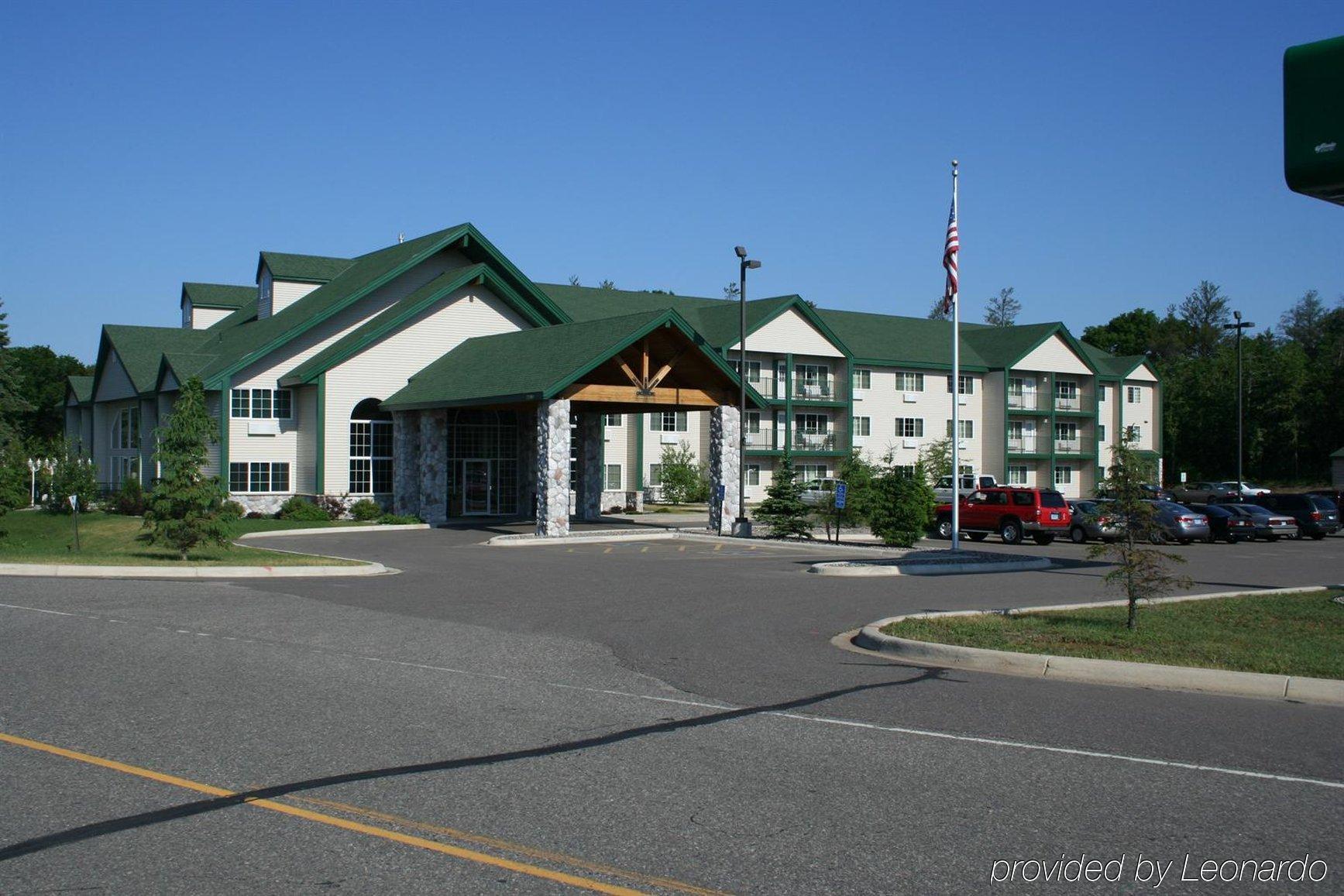 Hôtel Baymont By Wyndham Baxter/Brainerd Area Extérieur photo